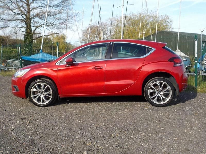 Used Citroën DS4 2015 Red Hatchback