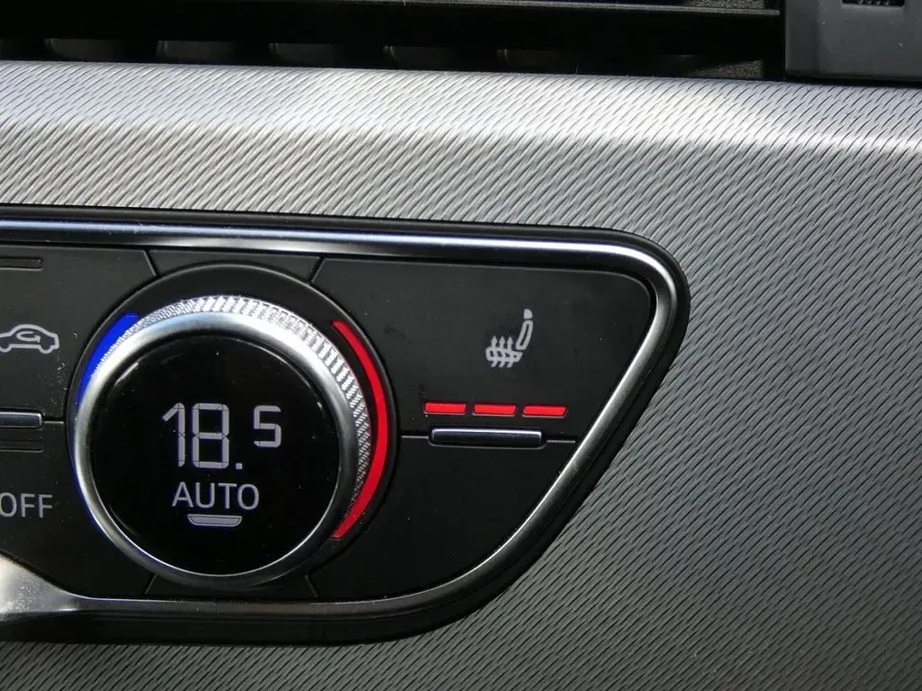 Used Audi A4 Comfort 150 HP (110 kW) 2023 Black Sedan