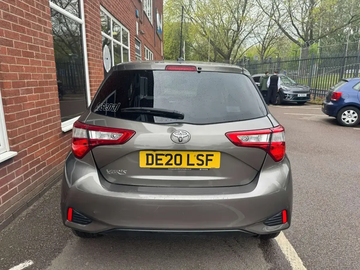 Używany Toyota Yaris 2020 Brązowy Hatchback