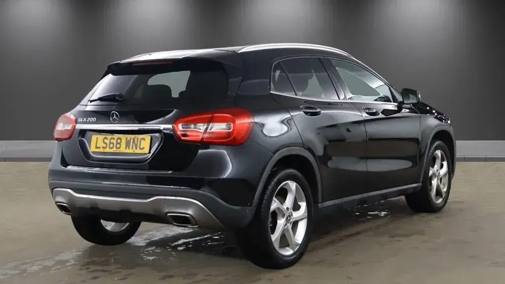 Used Mercedes GLA200 156 HP (114 kW) 2018 Black SUV