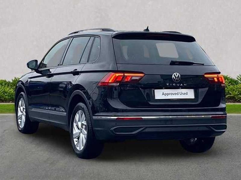 Used VW Tiguan Life 150 HP (110 kW) 2021 Black SUV