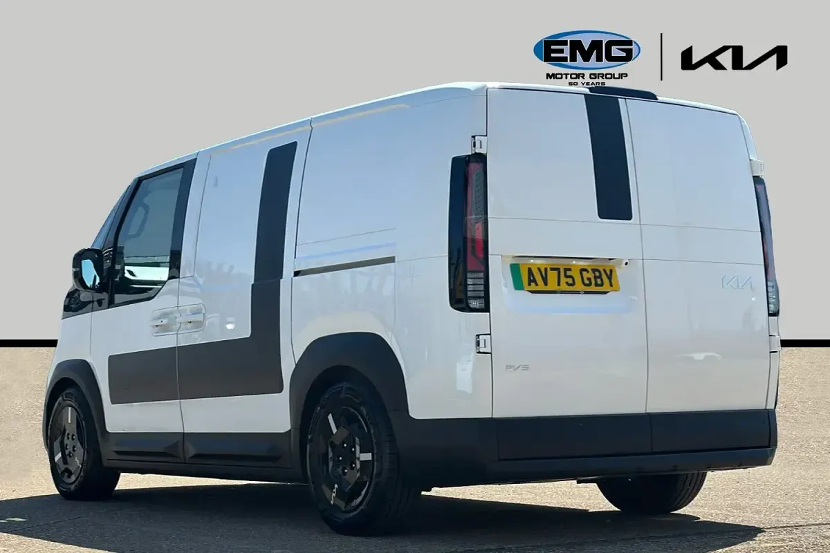Used Kia PV5 119 kW (163 HP) 2025 White MPV