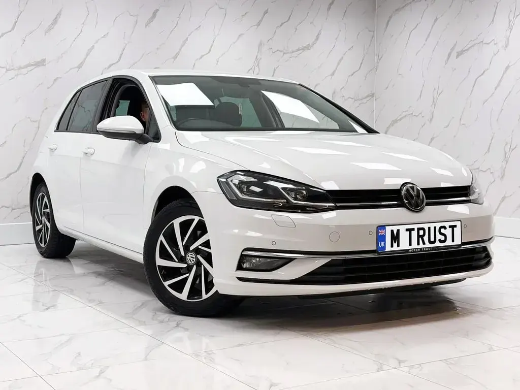 Used VW Golf VII Edition 115 HP (84 kW) 2019 White Hatchback