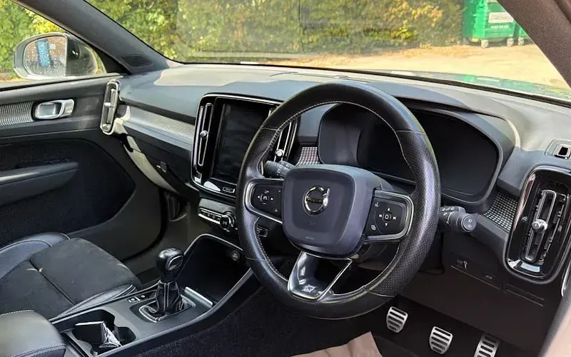 Used Volvo XC40 R-Design 150 HP (110 kW) 2019 Grey SUV