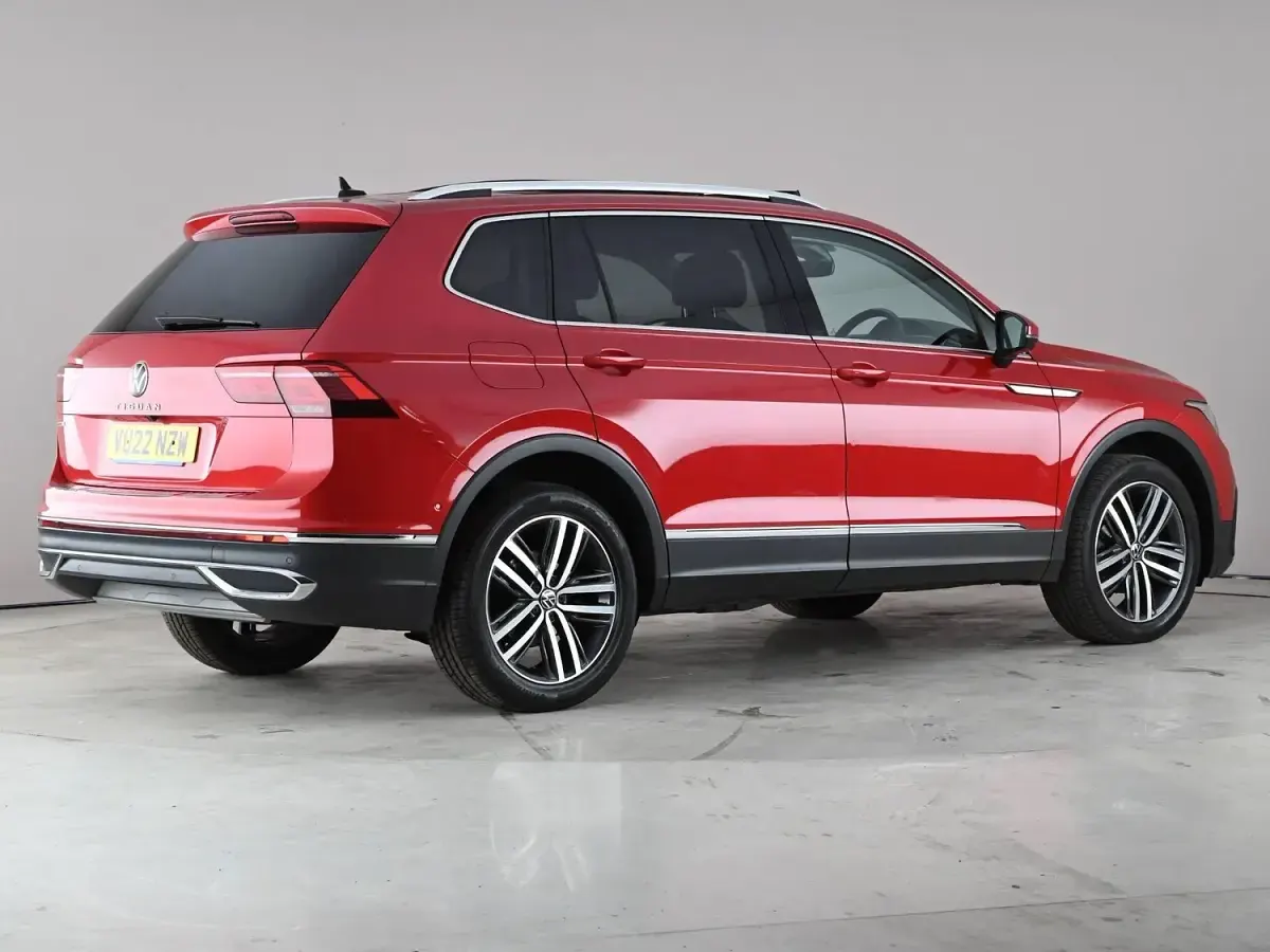 Used VW Tiguan Allspace Elegance 150 HP (110 kW) 2022 Red SUV
