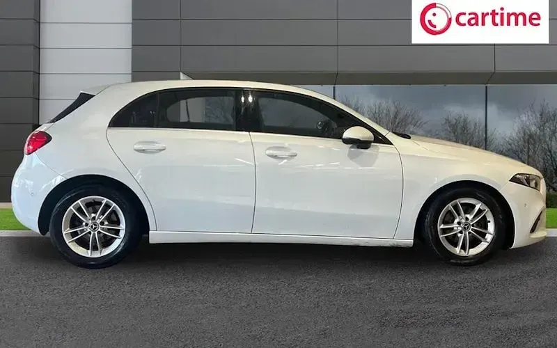 Used Mercedes A180 Executive 116 HP (85 kW) 2019 White Hatchback