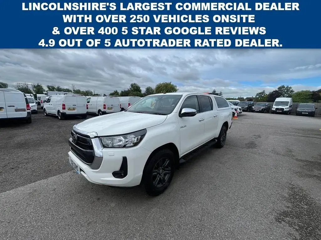 Used Toyota HiLux 150 HP (110 kW) 2021 White Pickup