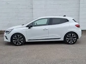 Used Renault Clio Techno 145 HP (106 kW) 2022 White Hatchback