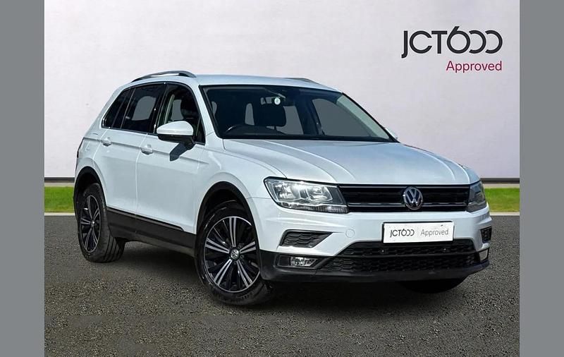 Used VW Tiguan SE 123 HP (90 kW) 2018 Silver SUV