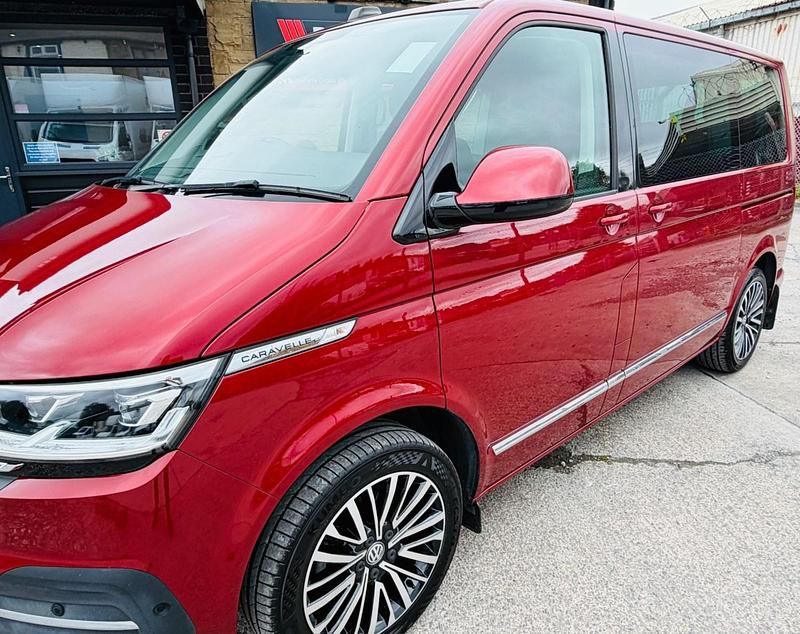 Used VW Caravelle Executive 150 HP (110 kW) 2021 Red MPV