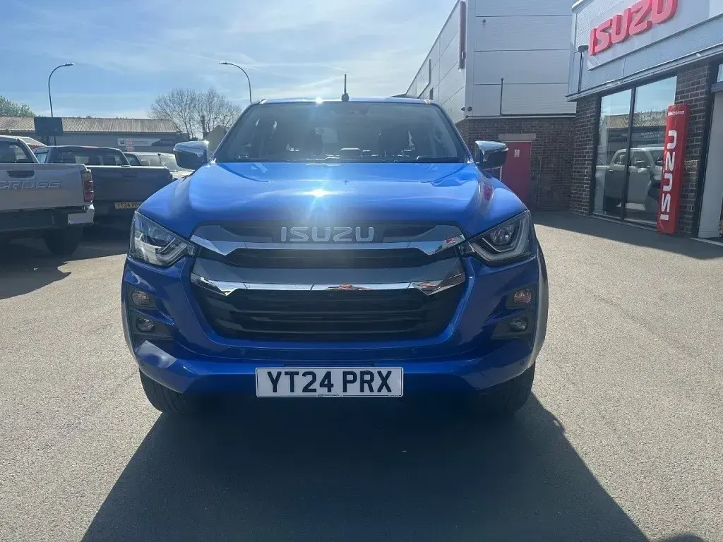 Begagnad Isuzu D-Max 2024 Blå Pickup