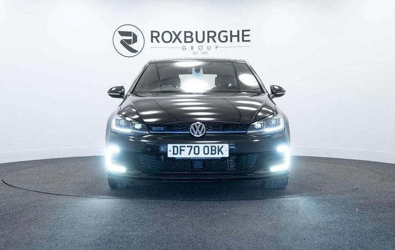 Begagnad VW Golf VII GTE 204 HK (150 kW) 2020 Svart Halvkombi