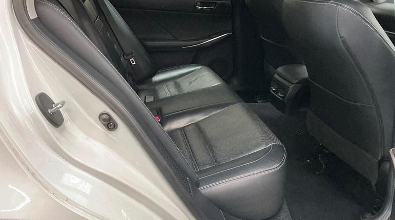 Used Lexus IS300h 2014 White Sedan