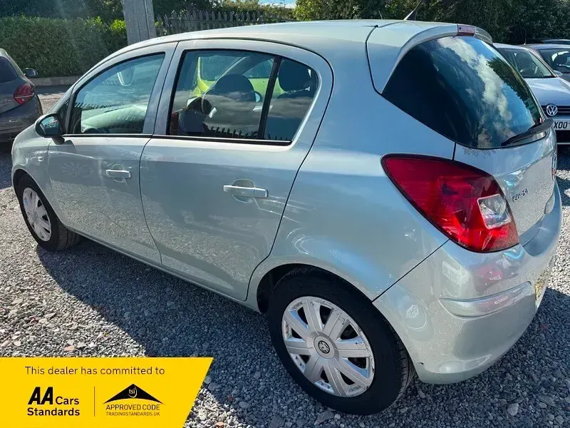 Used Vauxhall Corsa Club 89 HP (65 kW) 2008 Green Hatchback