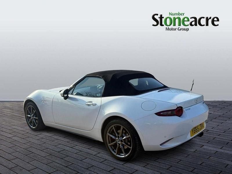 Used Mazda MX5 Inclusive 158 HP (116 kW) 2016 White Cabriolet