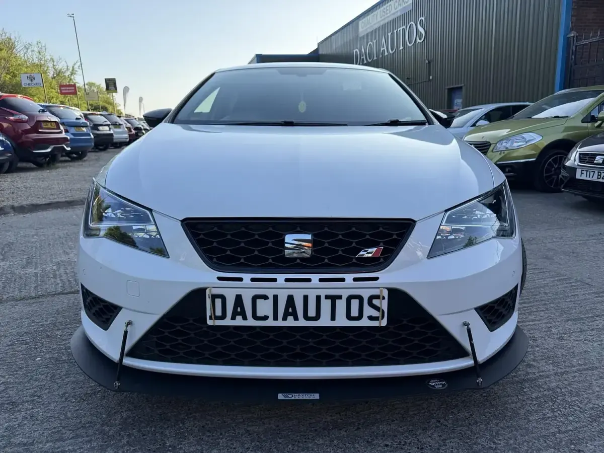 Used Seat Leon CUPRA 2017 White Hatchback