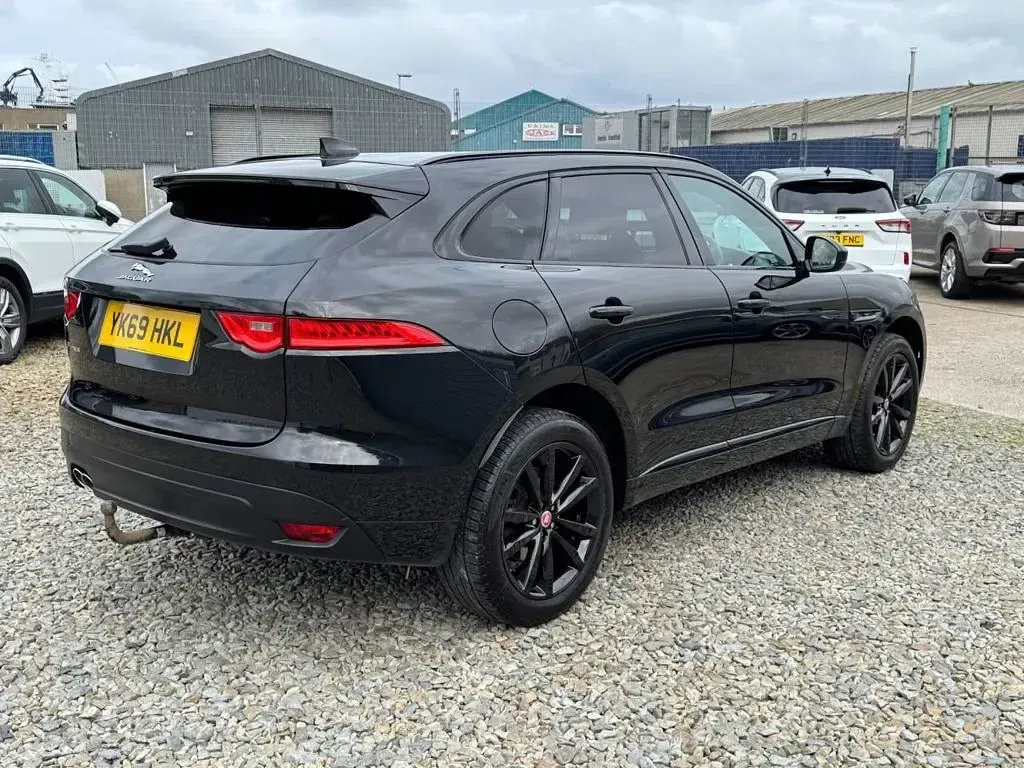 Used Jaguar F-Pace Chequered Flag 180 HP (132 kW) 2020 Black SUV