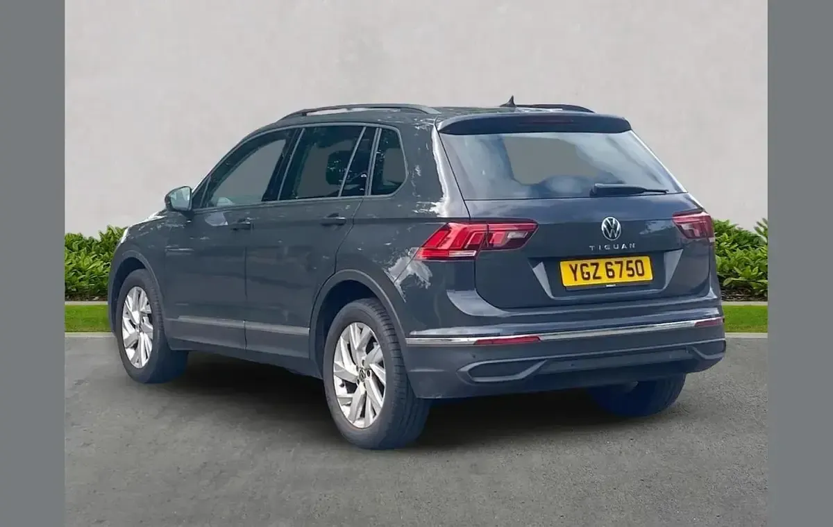 Used VW Tiguan Life 150 HP (110 kW) 2023 Grey SUV
