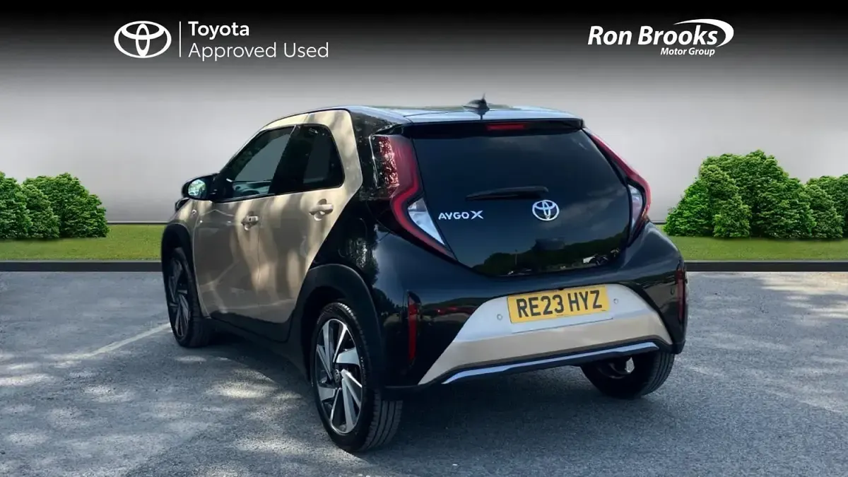 Used Toyota Aygo X 72 HP (52 kW) 2023 Beige SUV
