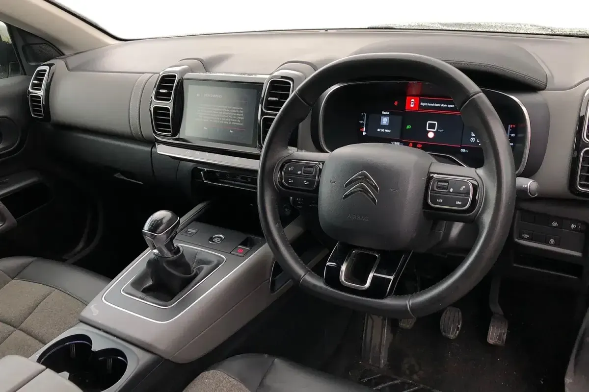 Used Citroën C5 PureTech 131 HP (96 kW) 2021 White Hatchback