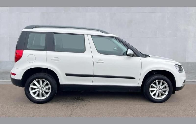 Used Skoda Yeti Outdoor 108 HP (79 kW) 2016 White SUV