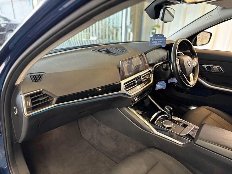 Used BMW 330e Comfort Edition 292 HP (214 kW) 2022 Blue Estate