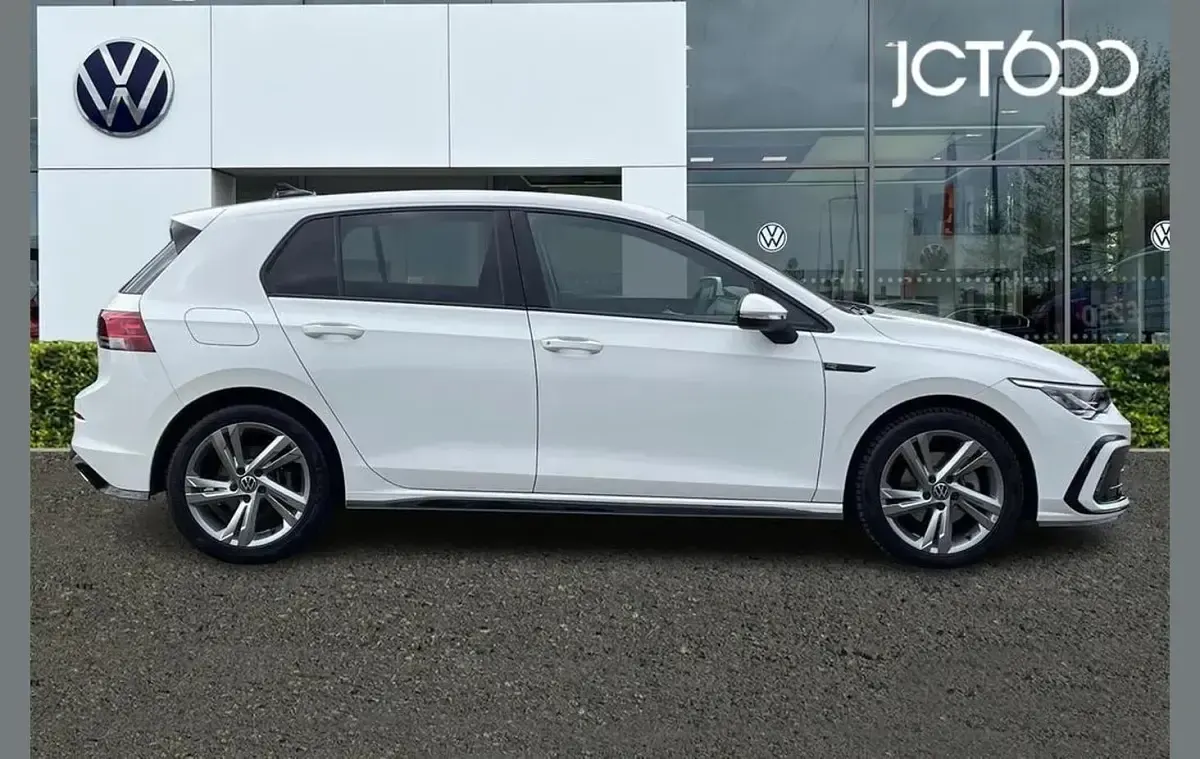 Used VW Golf VIII R-line 128 HP (94 kW) 2022 White Hatchback