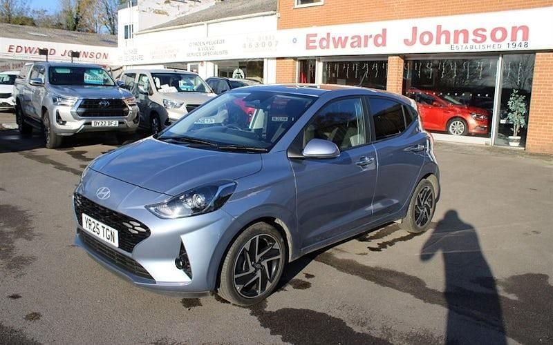 Used Hyundai i10 Premium 79 HP (58 kW) 2025 Blue Hatchback