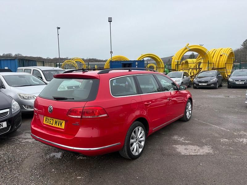 Used VW Passat Highline 105 HP (77 kW) 2013 Red Estate