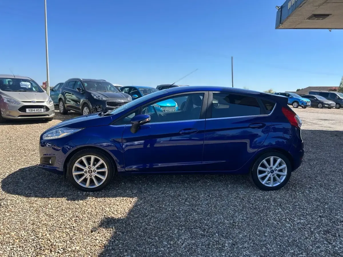 Used Ford Fiesta Titanium 2016 Blue Hatchback