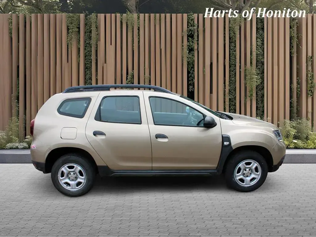 Used Dacia Duster Essentiel 115 HP (84 kW) 2018 Gold SUV