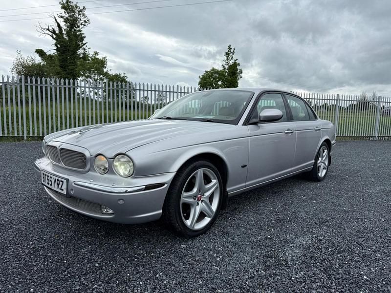 Used Jaguar XJ 204 HP (150 kW) 2005 Silver Sedan