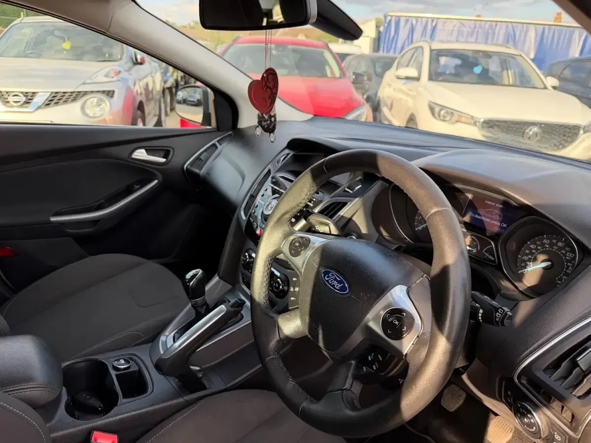 Used Ford Focus Titanium 2011 Silver Hatchback