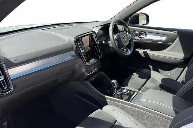 Used Volvo XC40 Plus 197 HP (144 kW) 2025 Grey SUV