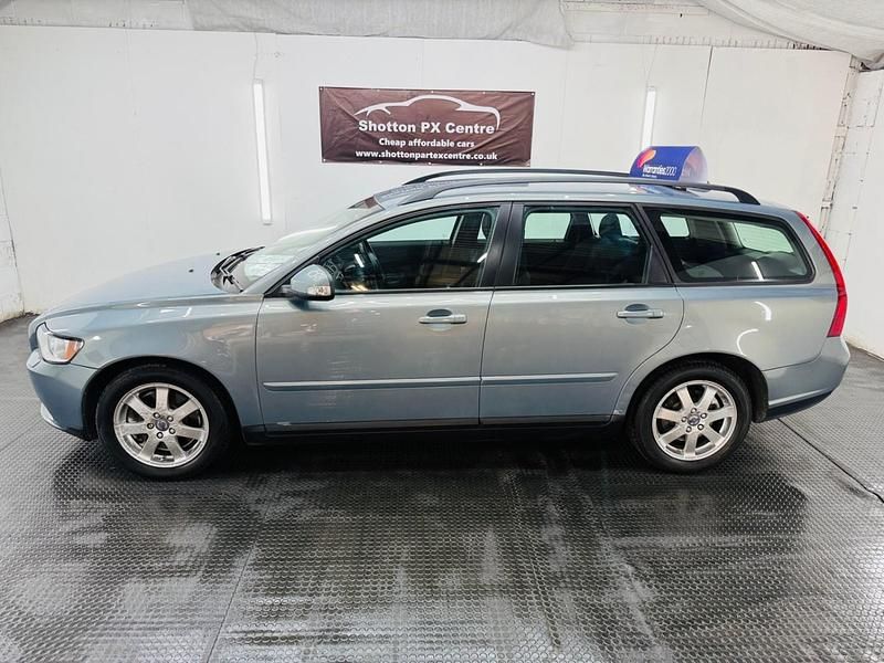 Used Volvo V50 2009 Blue Estate