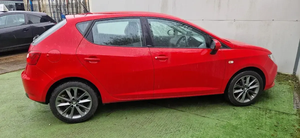 Used Seat Ibiza I-Tech 105 HP (77 kW) 2014 Red Hatchback