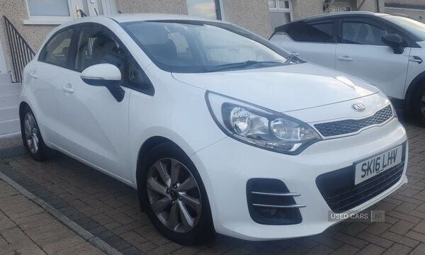 White Used 2016 Kia Rio 2 Hatchback | £6,450 (Fair price) - Image 1/3