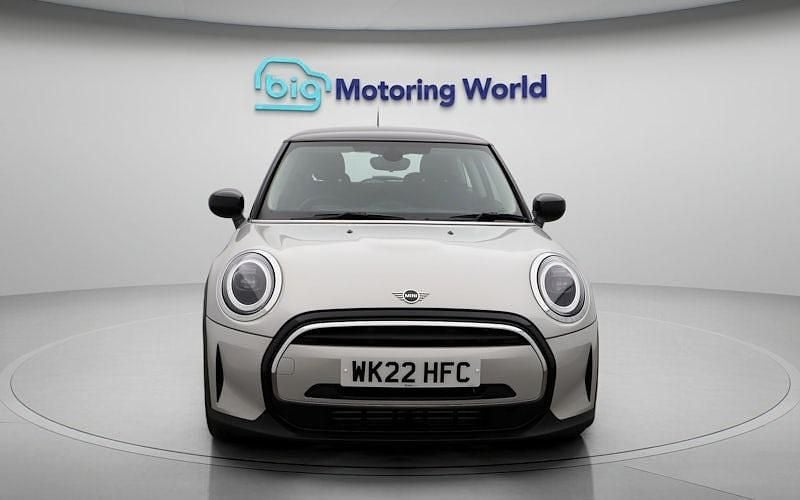 Begagnad Mini Cooper Classic 136 HK (100 kW) 2022 Silver Halvkombi