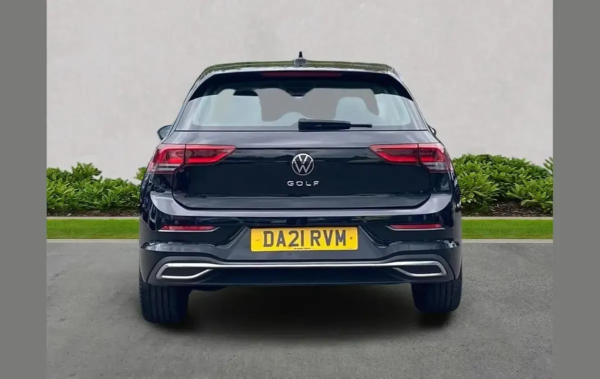 Used VW Golf VIII Style 128 HP (94 kW) 2021 Black Hatchback