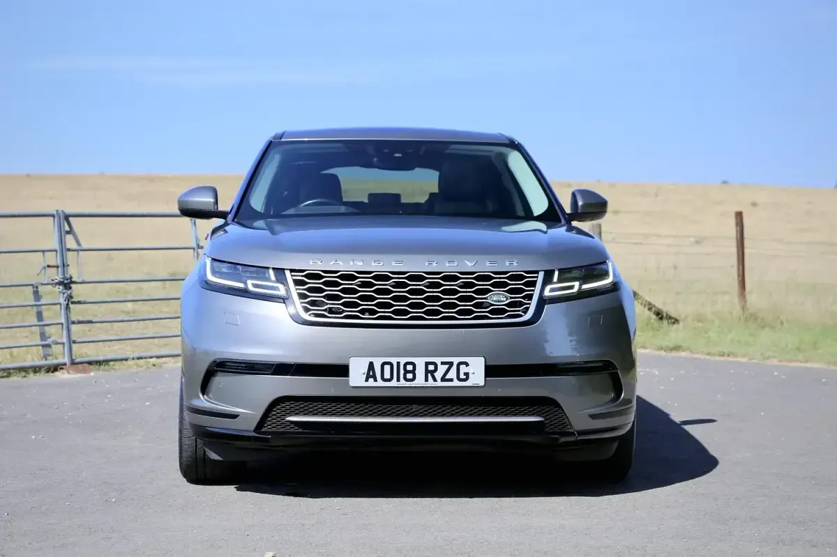Used Land Rover Range Rover Velar SE 300 HP (220 kW) 2018 Silver SUV