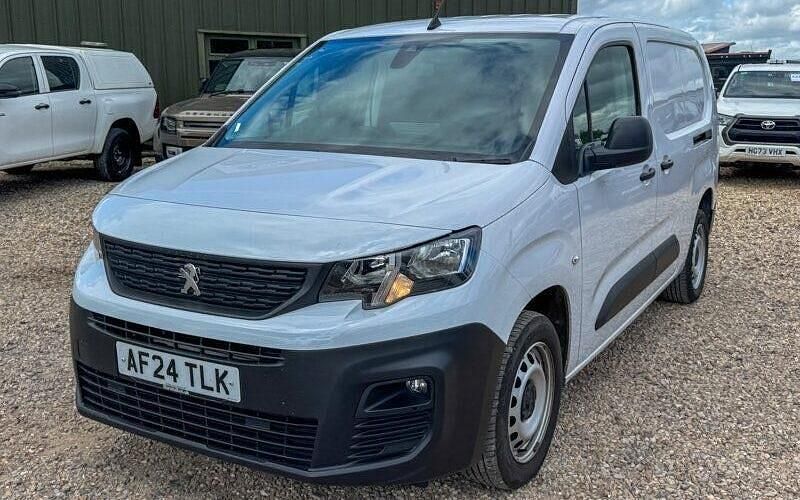 Used Peugeot Partner Premium 131 HP (96 kW) 2023 White MPV