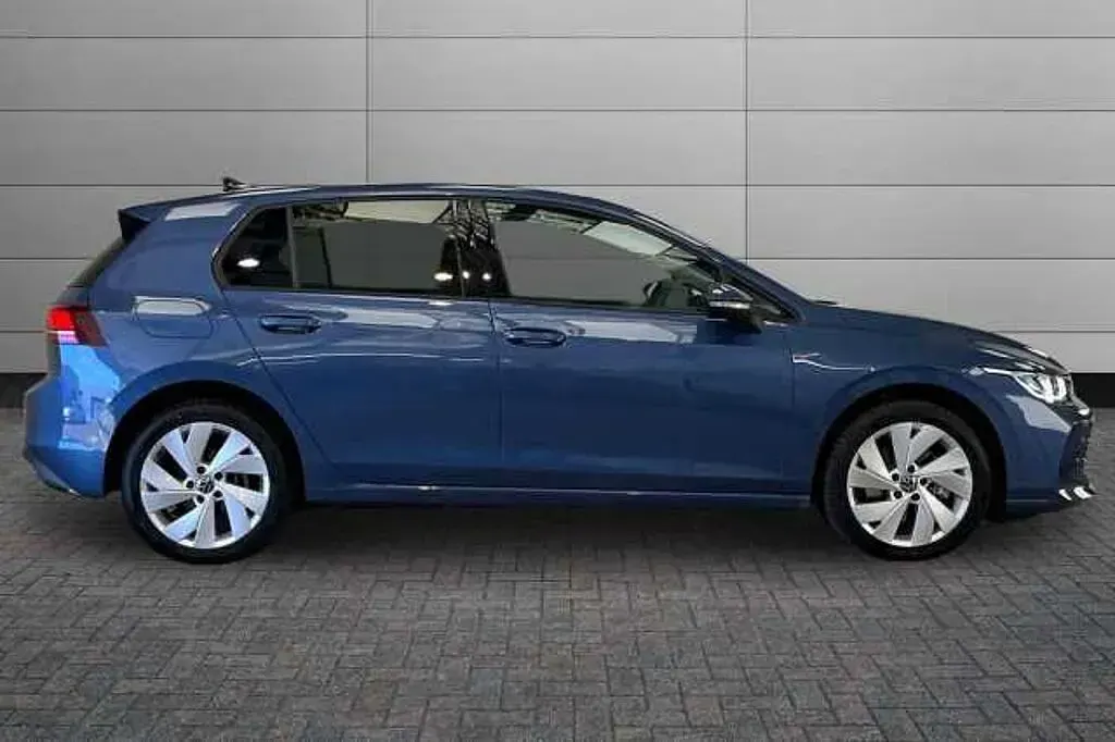 Used VW Golf VIII Match 204 HP (150 kW) 2025 Blue Hatchback