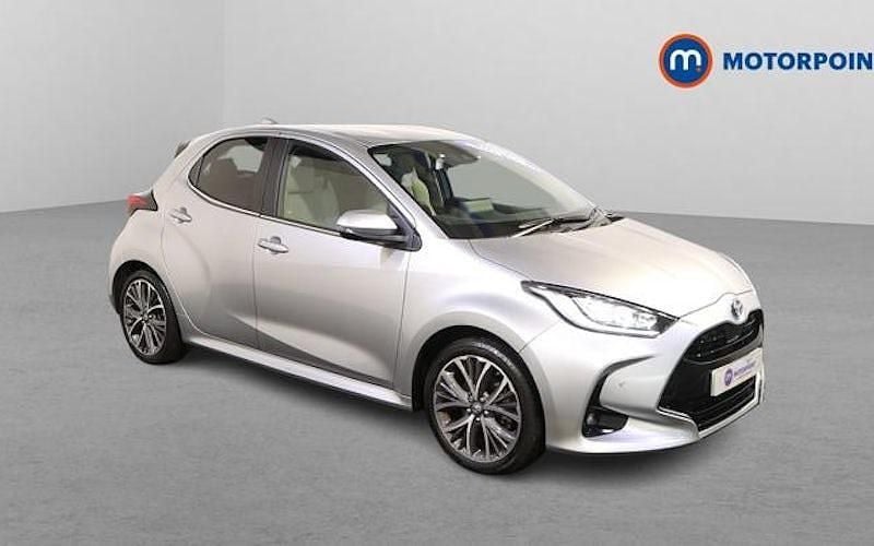 Used 2025 Toyota Yaris Hybrid Hatchback | £19,049 (Good price) - Image 1/4