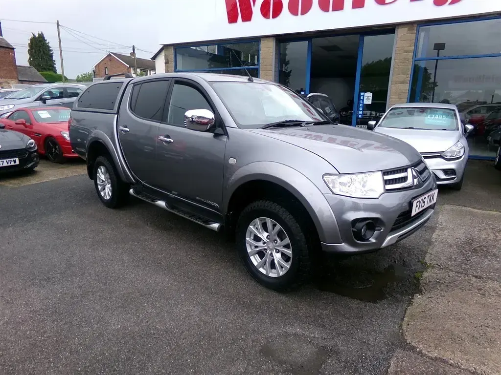 Begagnad Mitsubishi L200 176 HK (129 kW) 2015 Grå Pickup