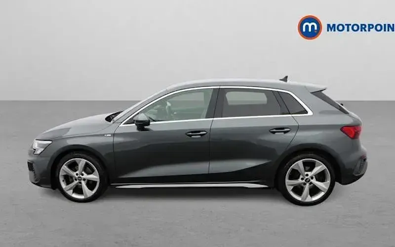 Usado Audi A3 Sportback S-Line 110 HP (80 kW) 2024 Citadino