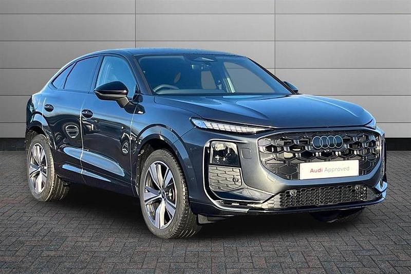 Used Audi Q3 Comfort 150 HP (110 kW) 2025 Daytona grey SUV