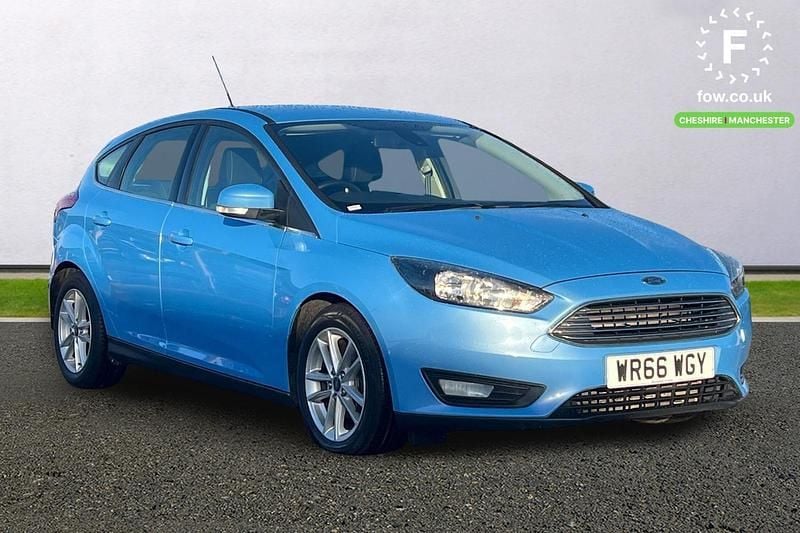 Used Ford Focus Zetec 120 HP (88 kW) 2016 Blue Hatchback