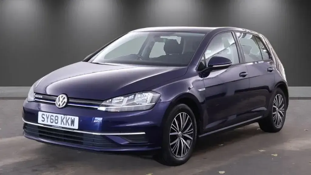Used VW Golf VII SE 130 HP (95 kW) 2018 Blue Hatchback