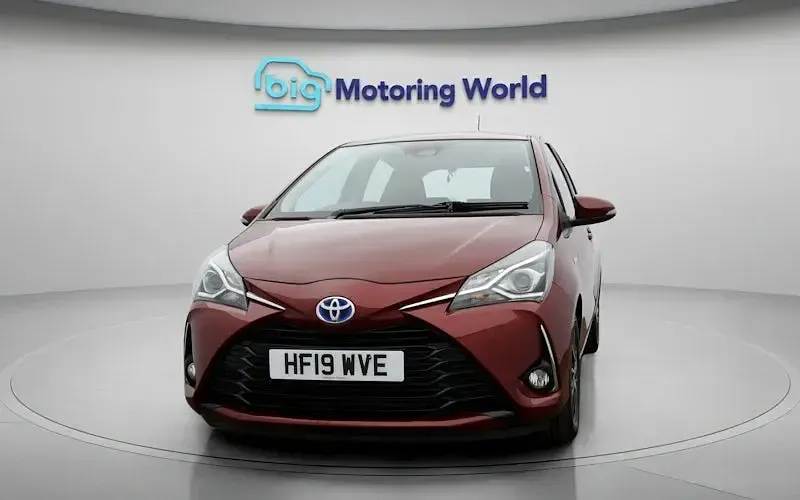 Used Toyota Yaris Hybrid 101 HP (74 kW) 2019 Hatchback