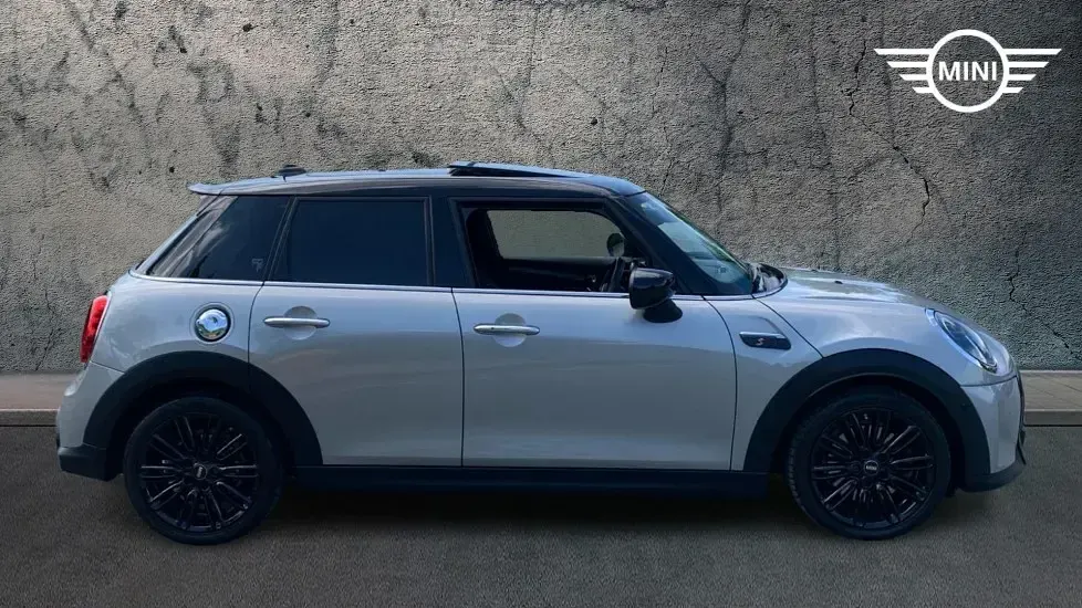 Used Mini Cooper S Exclusive 176 HP (129 kW) 2023 Silver Hatchback